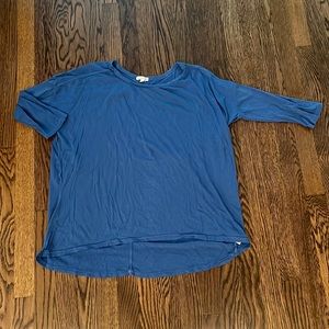 Sundry Blue 3/4 Dolman Sleeve T shirt. Hi-Lo hem. Flowy. Size 3/ Large